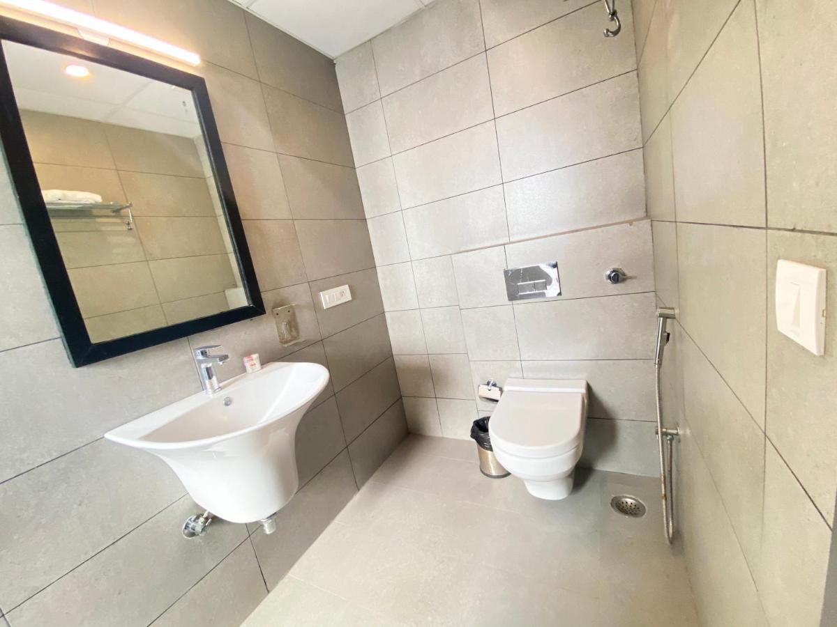 Hotel Yellow Saffron Δελχί Εξωτερικό φωτογραφία