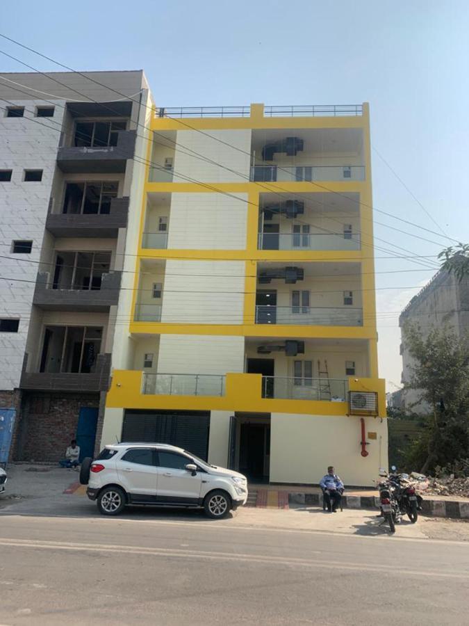 Hotel Yellow Saffron Δελχί Εξωτερικό φωτογραφία