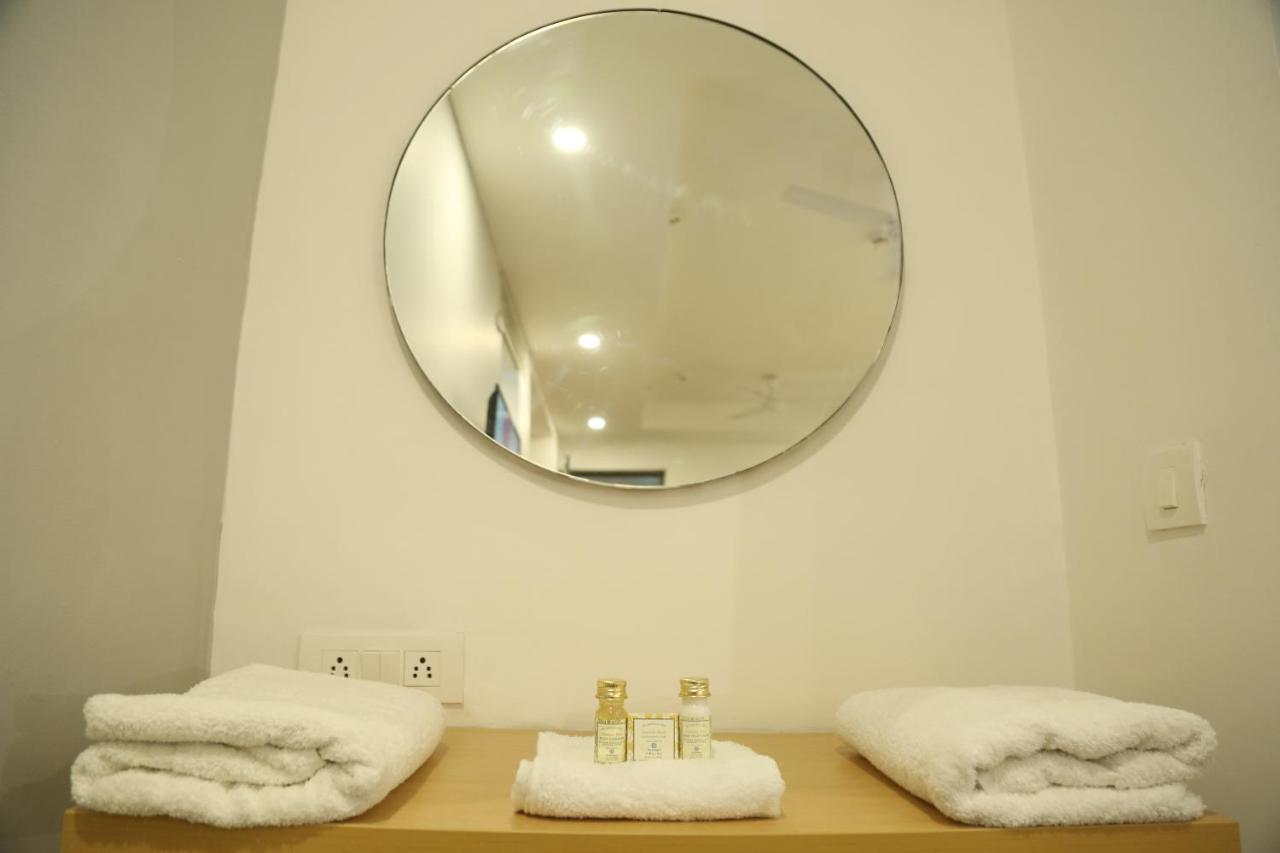 Hotel Yellow Saffron Δελχί Εξωτερικό φωτογραφία